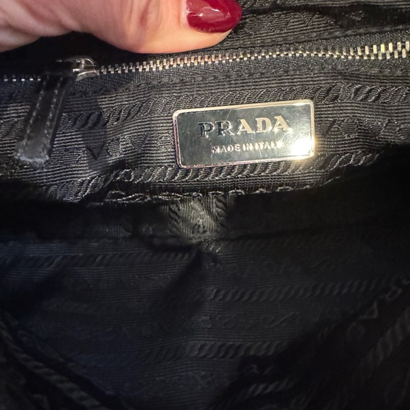 EUC 100% Authentic Prada Nylon and Leather Purse - Picture 8 of 10